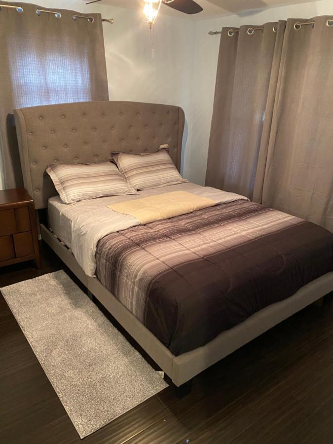 Windsor Airport Room Accommodation Exterior photo